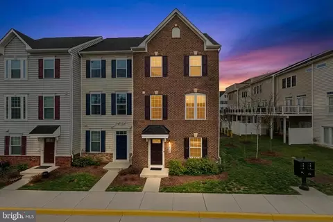 24594 Laurel Lake Ter, Sterling, VA 20166