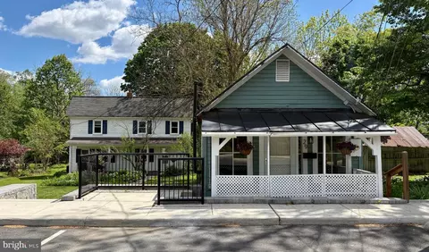 31 Main St, Round Hill, VA 20141