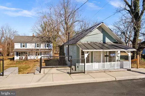 31 Main St, Round Hill, VA 20141