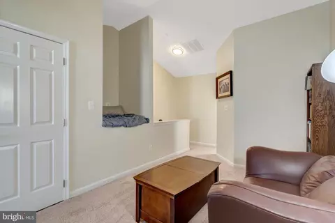 Entry Way - 43546 Mink Meadows St, Chantilly, VA 20152 photo 11 of 12