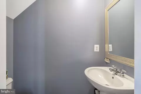 Entry Way - 43546 Mink Meadows St, Chantilly, VA 20152 photo 3 of 12