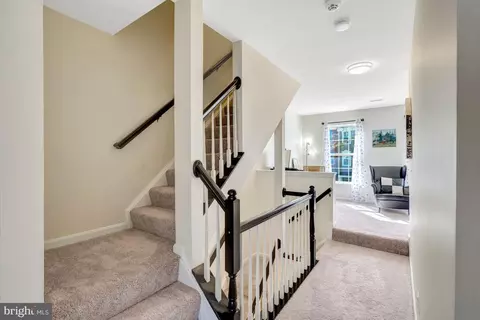 Entry Way - 43546 Mink Meadows St, Chantilly, VA 20152 photo 8 of 12