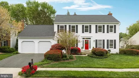 105 Copper Ct, Potomac Falls, VA 20165