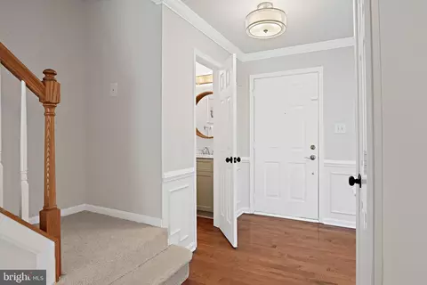 Entry Way - 21 Aldridge Ct, Sterling, VA 20165 photo 2 of 3