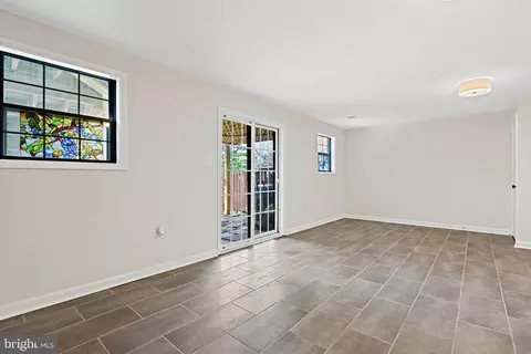 Living - 21 Aldridge Ct, Sterling, VA 20165 photo 3 of 3