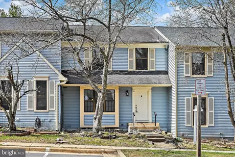 21 Aldridge Ct, Sterling, VA 20165