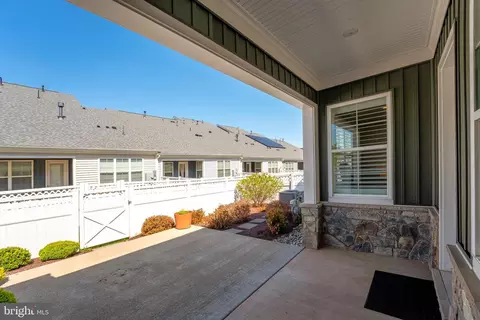 Exterior - 23716 September Sun Sq, Ashburn, VA 20148 photo 4 of 8