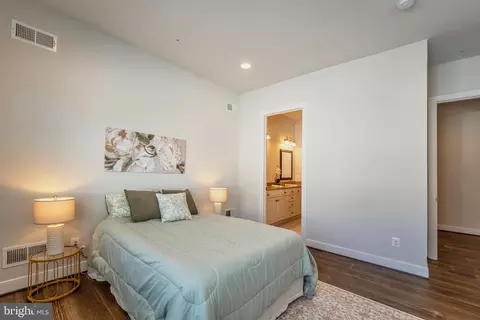 Bedroom - 23716 September Sun Sq, Ashburn, VA 20148 photo 3 of 5