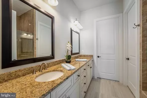 Entry Way - 23716 September Sun Sq, Ashburn, VA 20148 photo 3 of 4