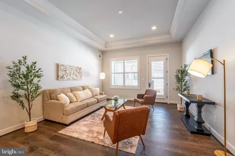 Living - 23716 September Sun Sq, Ashburn, VA 20148 photo 2 of 3