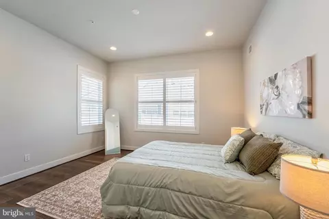 Bedroom - 23716 September Sun Sq, Ashburn, VA 20148 photo 2 of 5