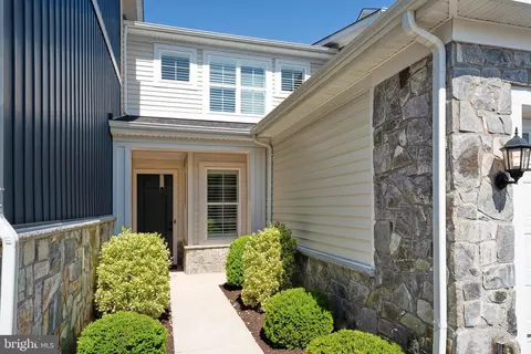 Entry Way - 23716 September Sun Sq, Ashburn, VA 20148 photo 1 of 4