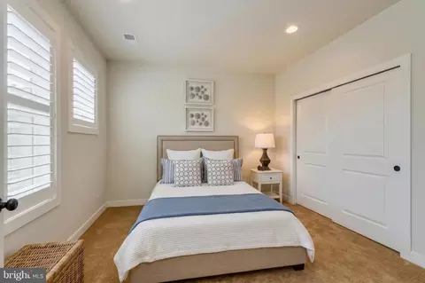 Bedroom - 23716 September Sun Sq, Ashburn, VA 20148 photo 4 of 5
