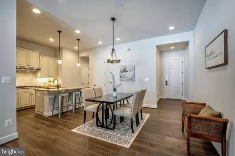 Dining - 23716 September Sun Sq, Ashburn, VA 20148 photo 1 of 3