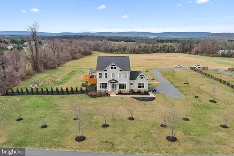 16756 Misty Ridge Ln, Purcellville, VA 20132