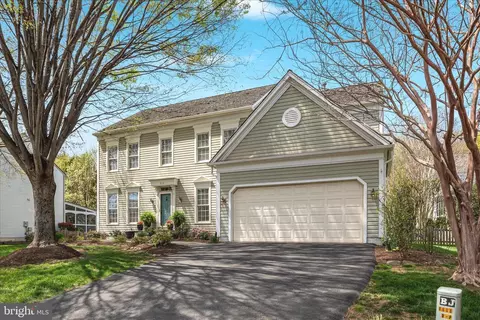 608 Diskin Pl SW, Leesburg, VA 20175