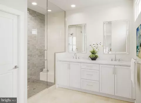 Bath - 42740 Slane Hill Ter, Chantilly, VA 20152 photo 1 of 3