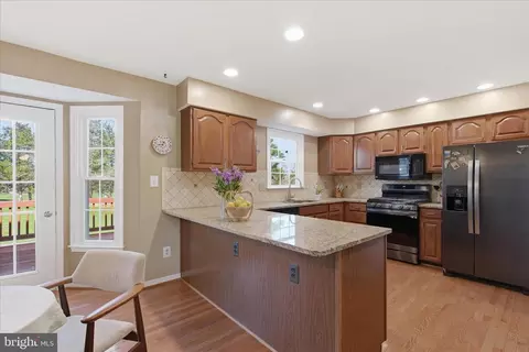 Kitchen - 21134 Dray Ter, Ashburn, VA 20147 photo 1 of 4