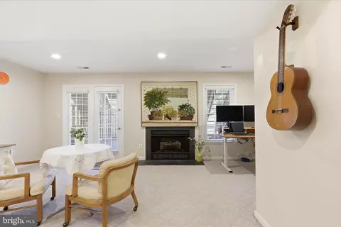 Living - 21134 Dray Ter, Ashburn, VA 20147 photo 2 of 2