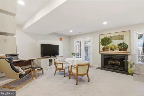 Living - 21134 Dray Ter, Ashburn, VA 20147 photo 1 of 2