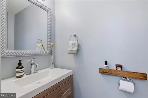 Bath - 21134 Dray Ter, Ashburn, VA 20147 photo 1 of 5