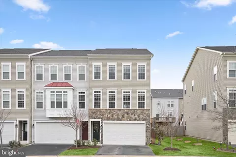 212 Apsley Ter, Purcellville, VA 20132
