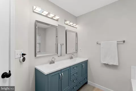 Bath - 20392 Farmgate Ter, Ashburn, VA 20147 photo 2 of 6