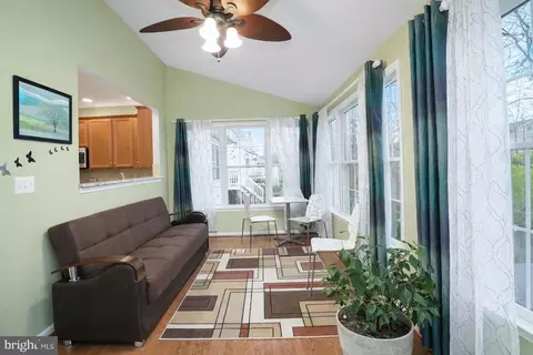 Entry Way - 25957 Donovan Dr, Chantilly, VA 20152 photo 6 of 12