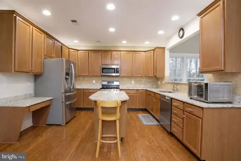 Kitchen - 25957 Donovan Dr, Chantilly, VA 20152 photo 1 of 1