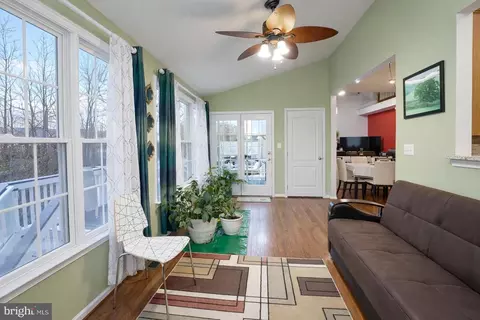 Entry Way - 25957 Donovan Dr, Chantilly, VA 20152 photo 7 of 12