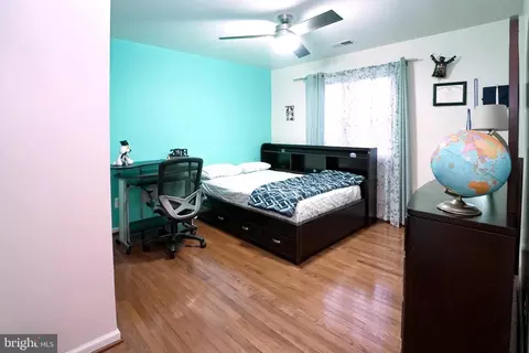 Bedroom - 25957 Donovan Dr, Chantilly, VA 20152 photo 1 of 5