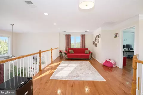 Entry Way - 25957 Donovan Dr, Chantilly, VA 20152 photo 10 of 12
