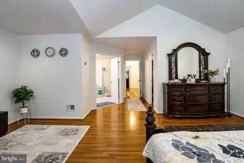 Entry Way - 25957 Donovan Dr, Chantilly, VA 20152 photo 11 of 12