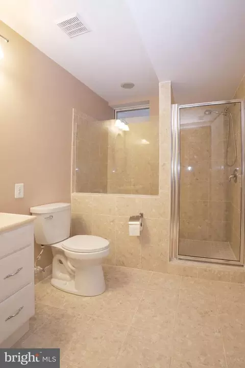 Bath - 25957 Donovan Dr, Chantilly, VA 20152 photo 4 of 4
