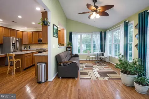 Entry Way - 25957 Donovan Dr, Chantilly, VA 20152 photo 5 of 12