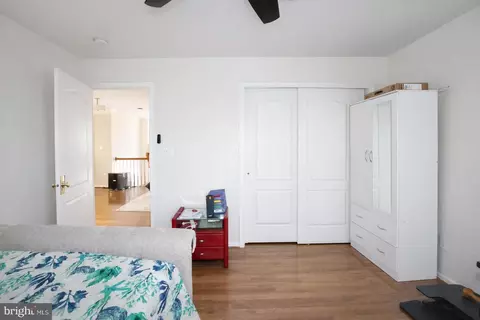 Bedroom - 25957 Donovan Dr, Chantilly, VA 20152 photo 3 of 5