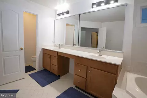 Bath - 25957 Donovan Dr, Chantilly, VA 20152 photo 3 of 4