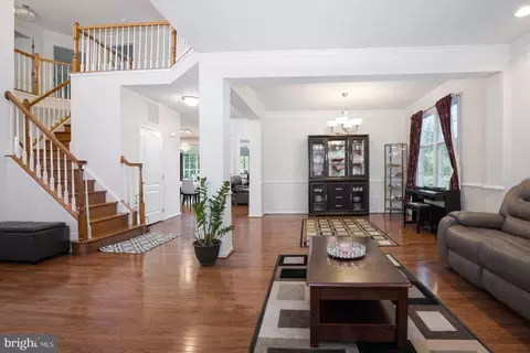 Entry Way - 25957 Donovan Dr, Chantilly, VA 20152 photo 3 of 12