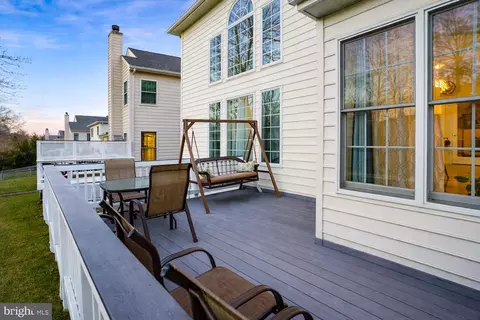 Exterior - 25957 Donovan Dr, Chantilly, VA 20152 photo 7 of 7