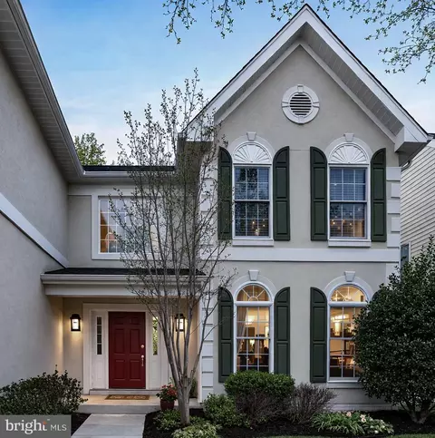 Exterior - 25957 Donovan Dr, Chantilly, VA 20152 photo 3 of 7