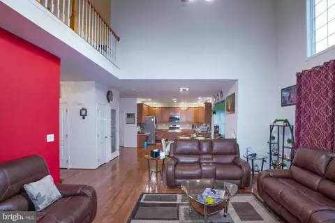 Entry Way - 25957 Donovan Dr, Chantilly, VA 20152 photo 4 of 12