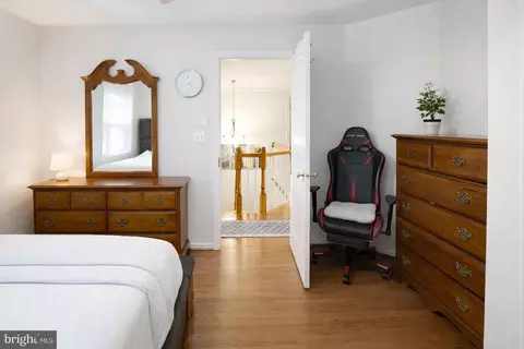 Bedroom - 25957 Donovan Dr, Chantilly, VA 20152 photo 5 of 5