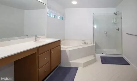 Bath - 25957 Donovan Dr, Chantilly, VA 20152 photo 1 of 4