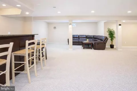 Living - 25957 Donovan Dr, Chantilly, VA 20152 photo 4 of 4