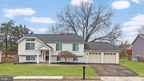 22216 Stablehouse Dr, Sterling, VA 20164
