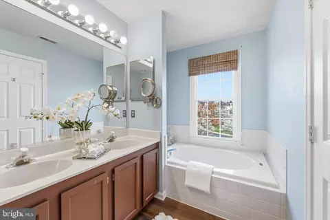 43451 Livery Sq, Ashburn, VA 20147 photo 29