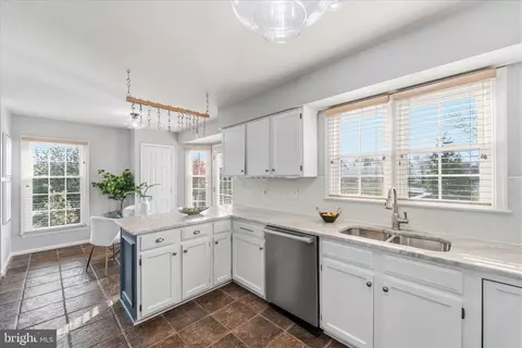 43451 Livery Sq, Ashburn, VA 20147 photo 12