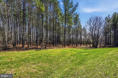22550 Creighton Farms Dr, Leesburg, VA 20175