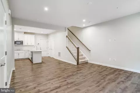 Entry Way - 44499 Wolfhound Sq, Ashburn, VA 20147 photo 1 of 9