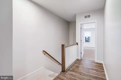 Entry Way - 44499 Wolfhound Sq, Ashburn, VA 20147 photo 7 of 9